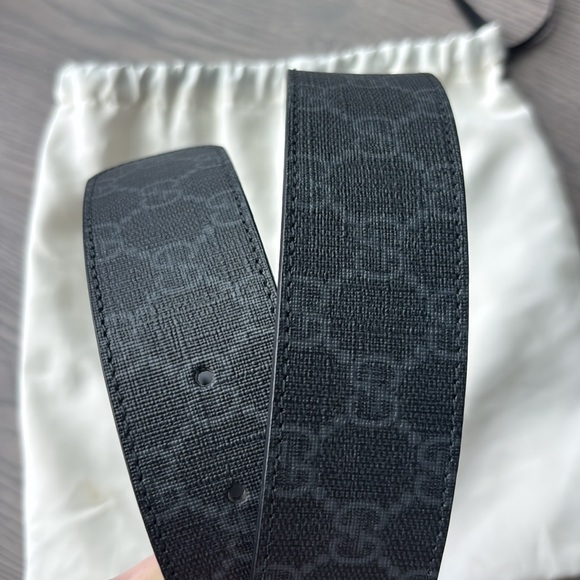 Gucci interlocking G silver hardware and gray canvas belt